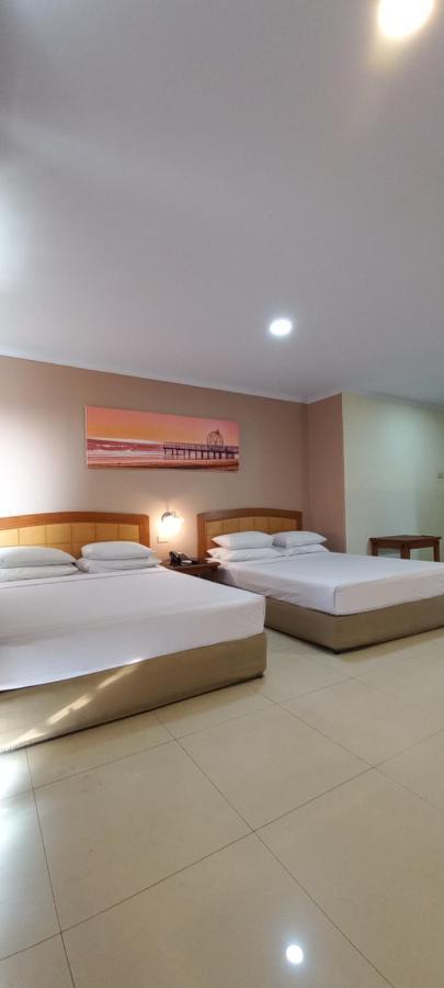 Hotel Celebes Manado Exterior photo