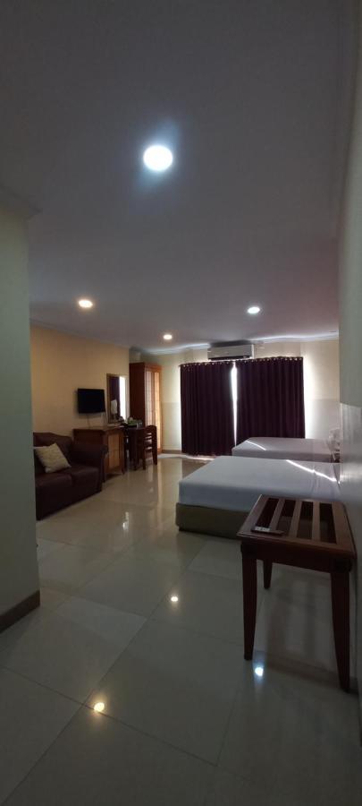 Hotel Celebes Manado Exterior photo